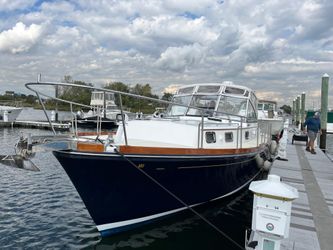 38' Grand Banks 1995 Yacht For Sale